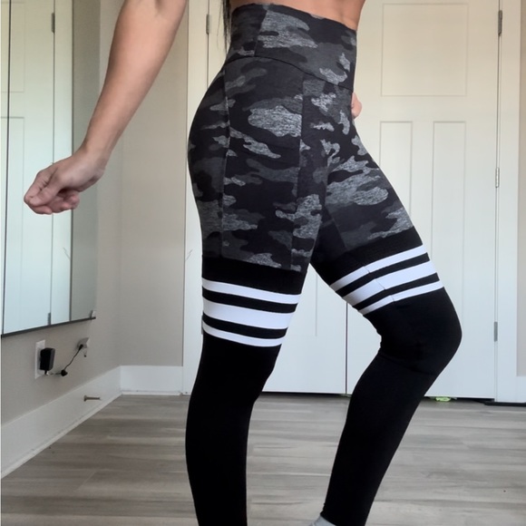 Bombshell Sportswear Thigh high leggings - Picture 3 of 9